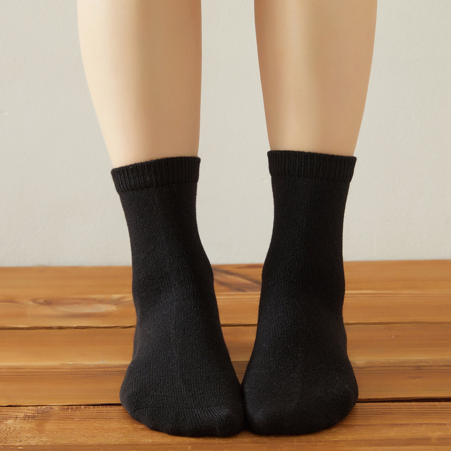 Black Sesame Wool Quarter-Length Socks | Flexible Fit