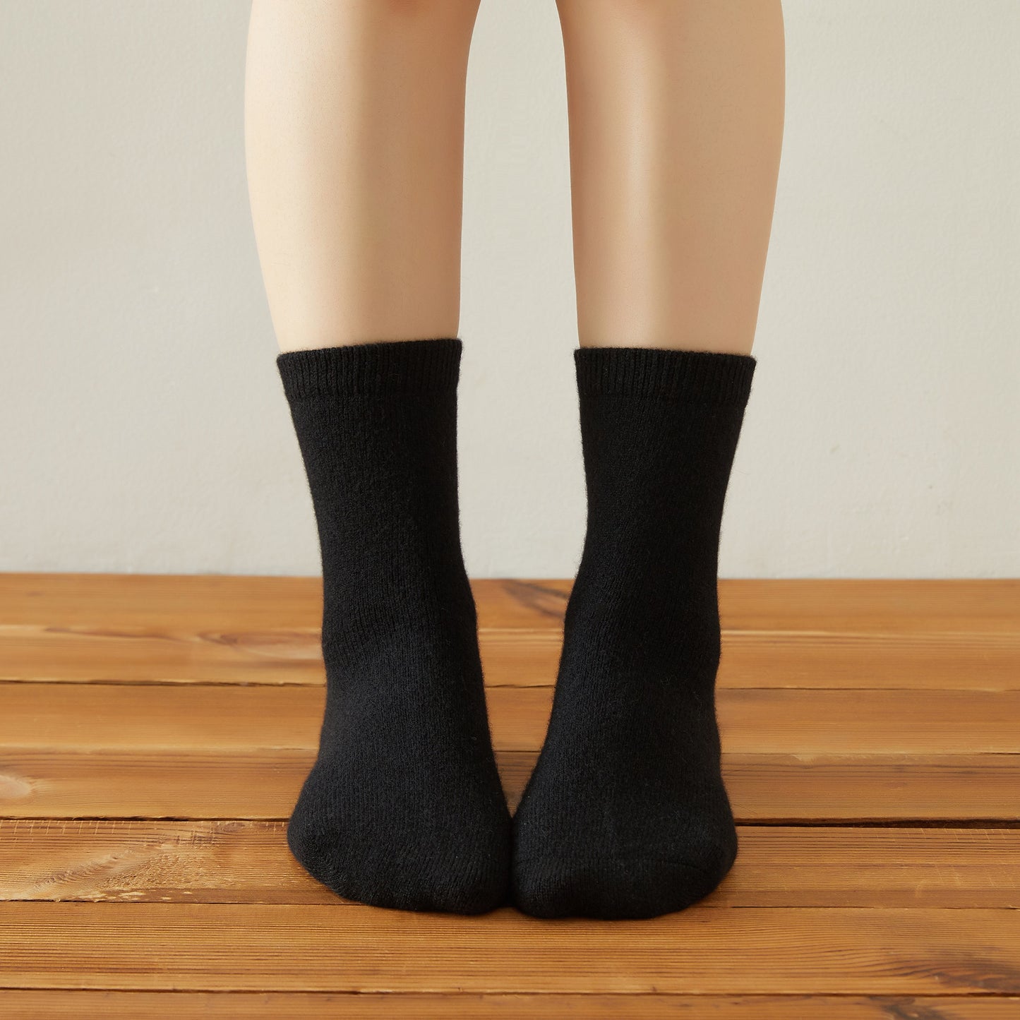 Black Sesame Cashmere Quarter-Length Socks | Flexible Fit